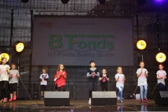 zumba-kids-buehne